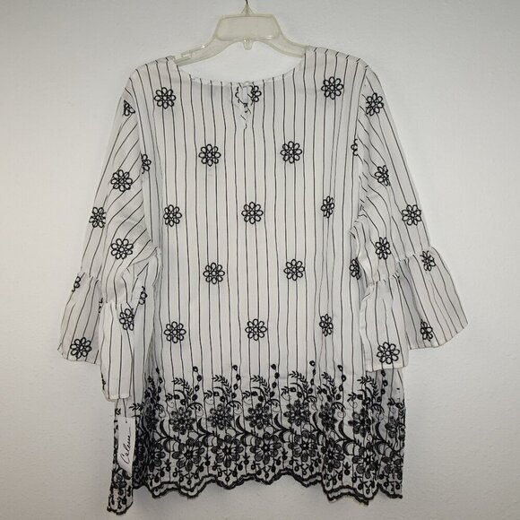Calessa Tunic Top Women's Size 1X White Black Embroidery Loose Fit Bell Sleeve - Picture 4 of 8